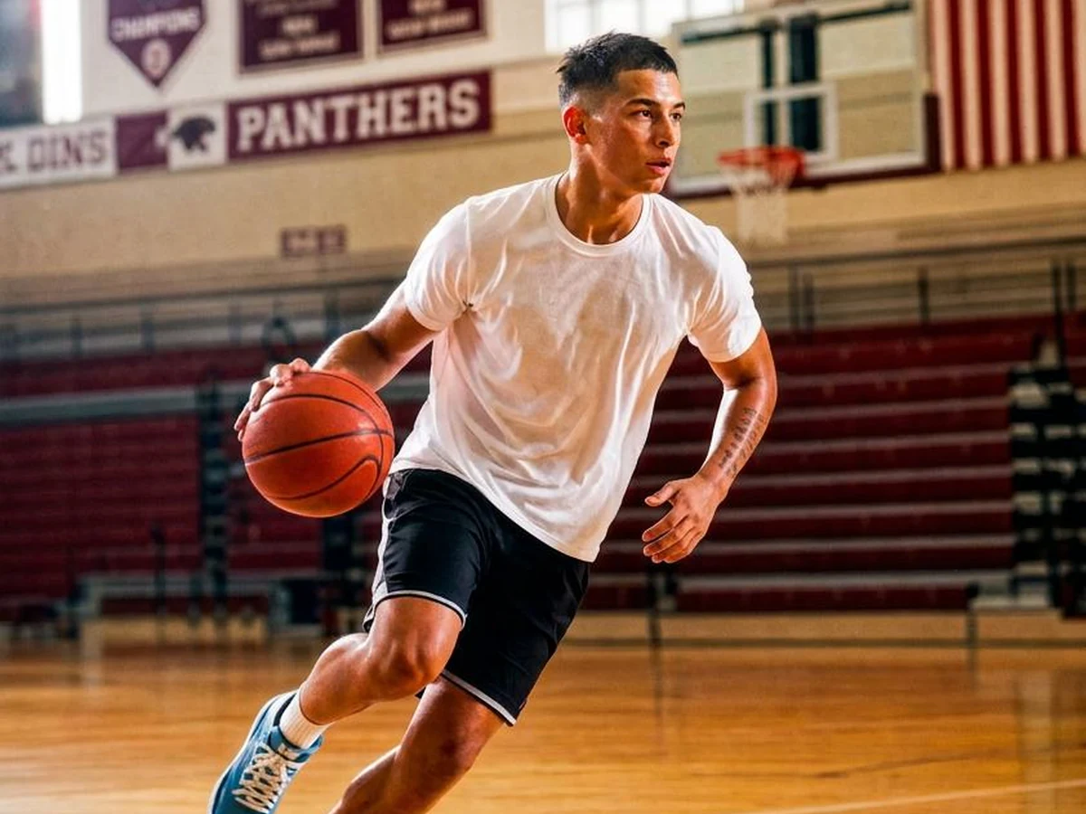 Player training on an outdoor court